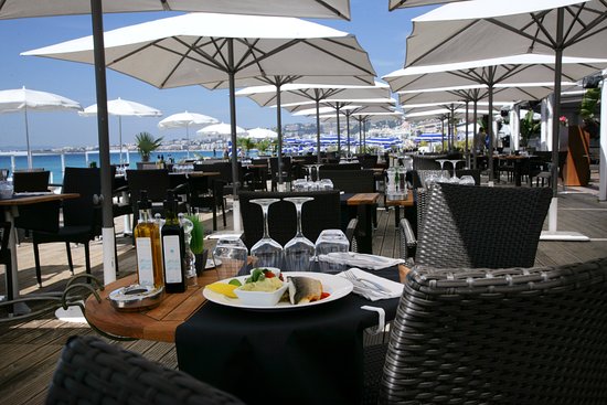terrasse-plage-beau-rivage
