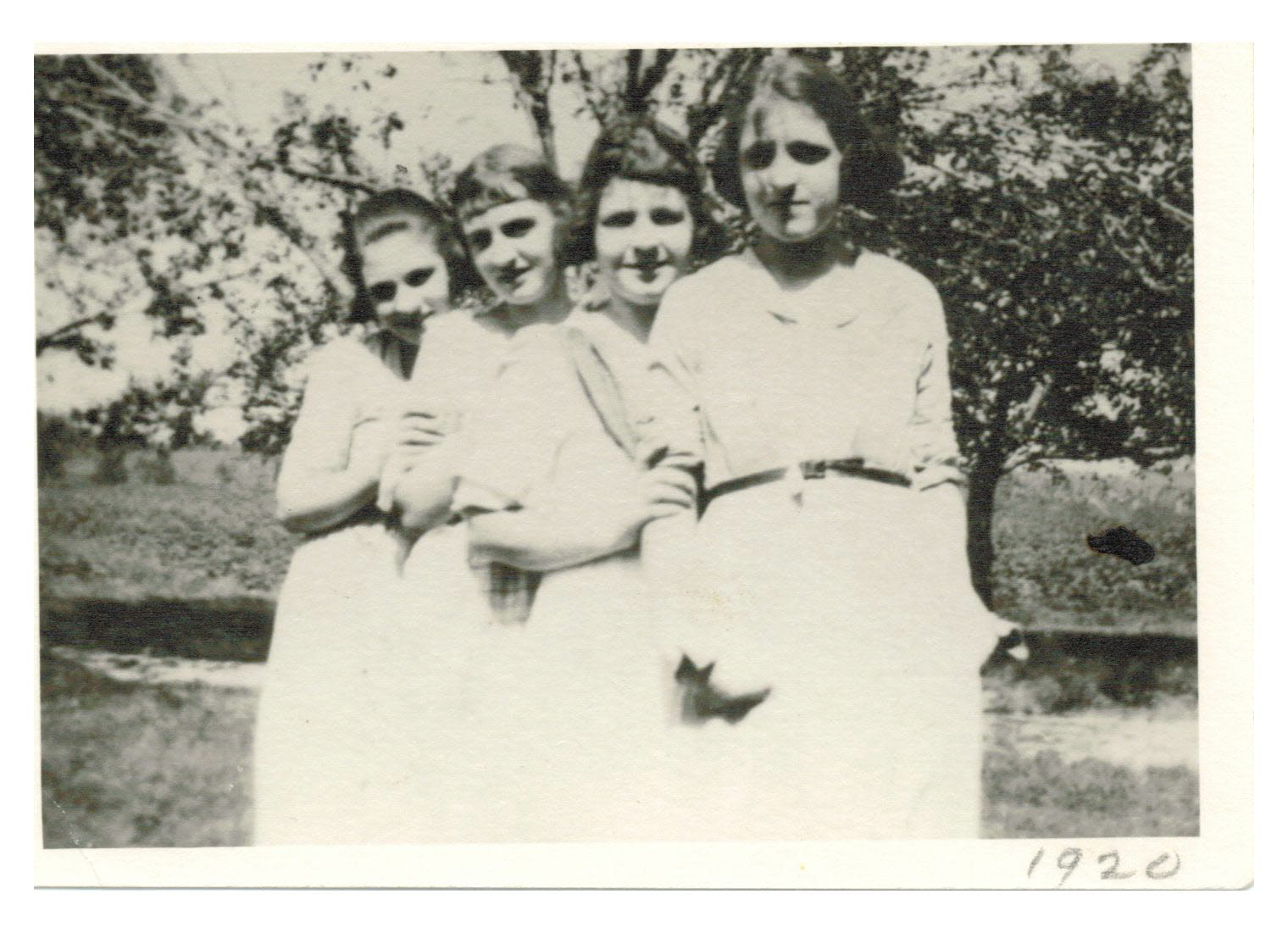 Anna Lou-classmates-lillian 1920